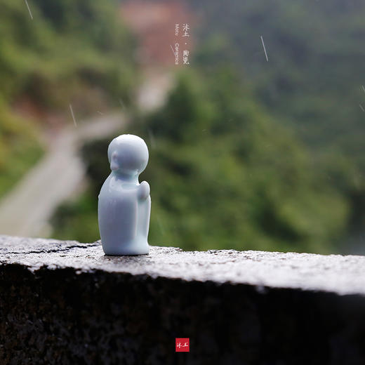 原创“禅意小法师”陶瓷修心礼物摆件【下单赠价值29.9元炫彩杯】 商品图0