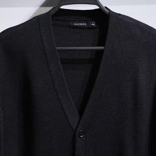 太平鸟男装2021秋季新款休闲V领黑色毛衫开衫B1EAB3203 商品图2