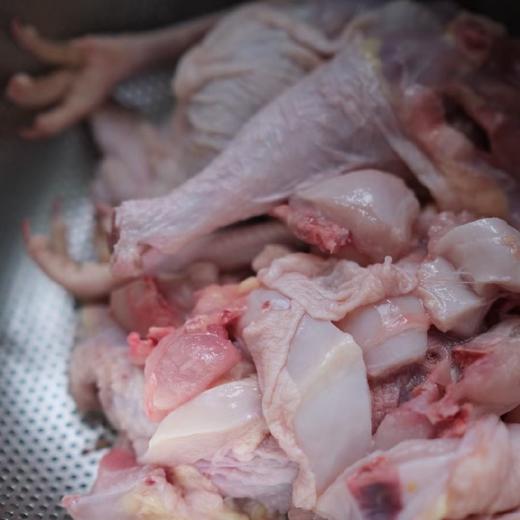 土鸡【预售一周后发货】云南山地散养2岁老母鸡2.3-2.6斤装 商品图13