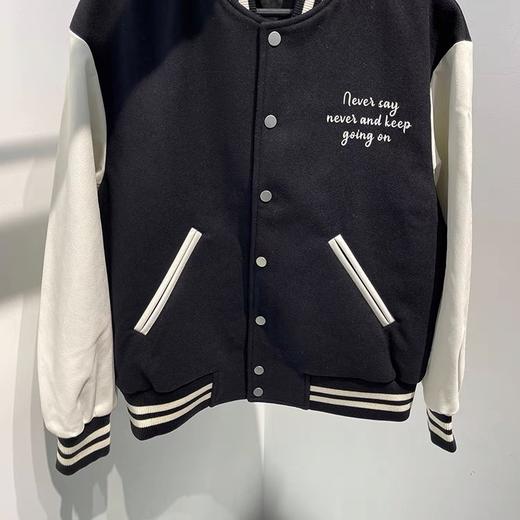 B2BCB3345太平鸟男装21秋季新款鬼灭之刃黑白棋盘格棒球服夹克998 商品图2