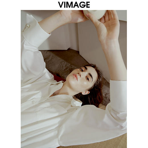 VIMAGE纬漫纪秋冬新款简V领约百搭长袖衬衫衬衣女上衣V1609213 商品图2