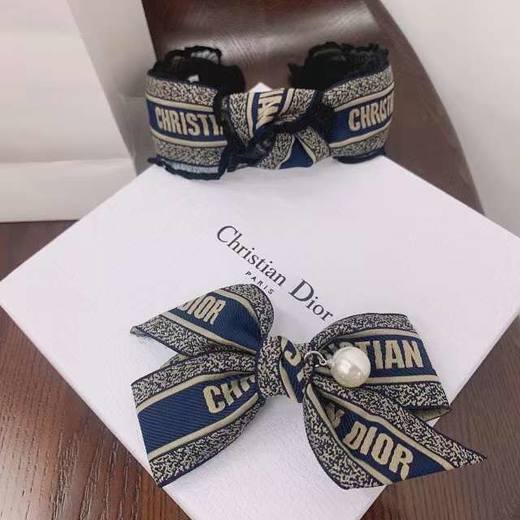 价值2000+ 高级感满满！CD家21新款礼品套盒 蝴蝶结经典蕾丝花边提花字母发箍+配品牌LOGO发夹/头花 实用百搭 时尚复古 文艺淡雅 配礼盒/手提礼品袋包装 商品图0