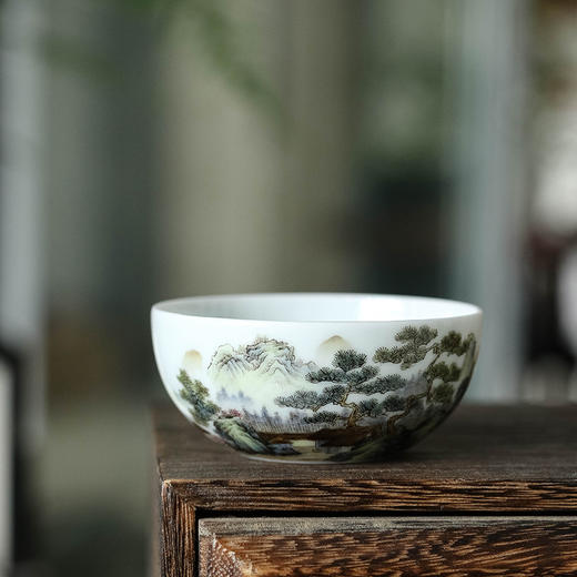 粉彩千峰竞秀杯 商品图1