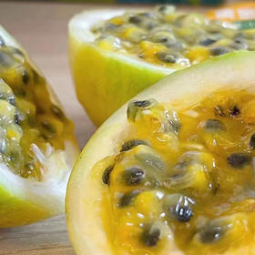 黄金百香果🎁 空运黄金百香果，维c你的世界，甜蜜你的生活，无需泡水，可以空口吃，一只不过瘾可以多来几只。