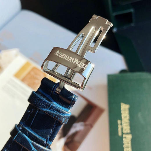 亲民版 爱彼皇家橡树系列AP15400
机芯：搭载进口西铁城 商品图8