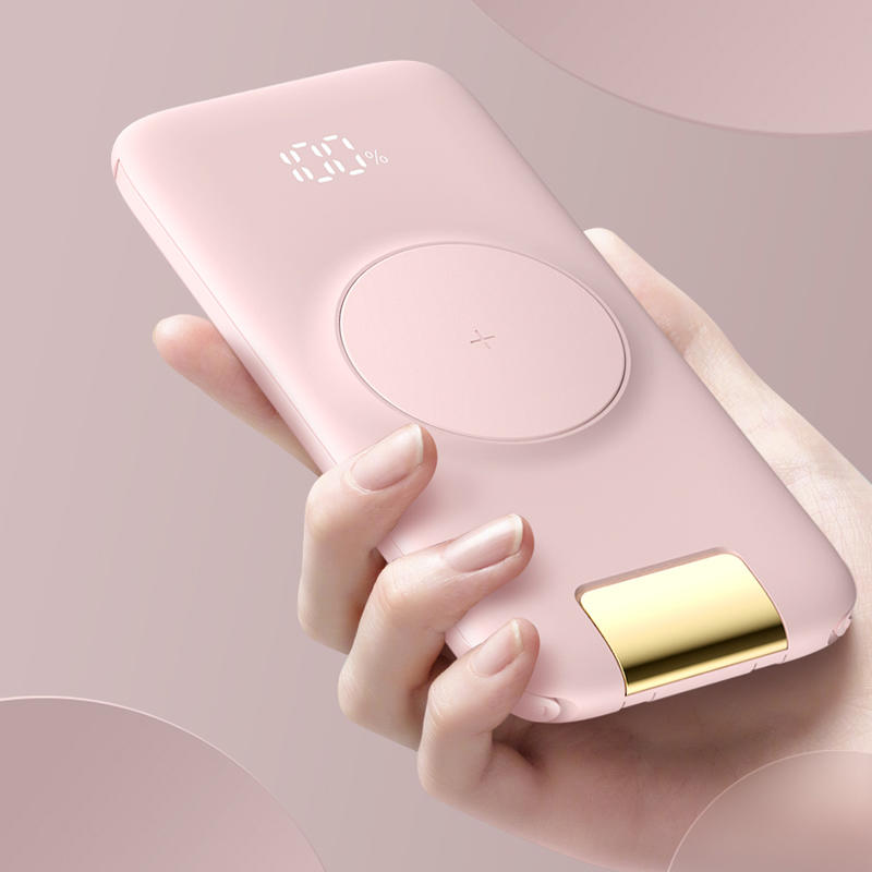 loro·多功能充电宝 | 能同时充4部手机