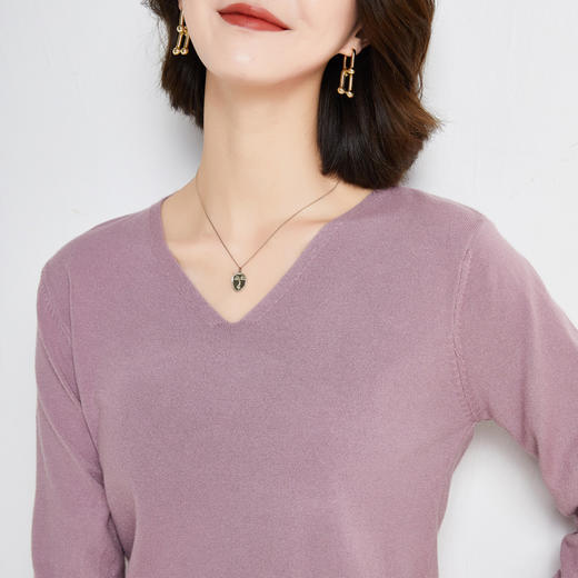 【两件装】2021秋冬新款洋气纯色长袖内搭打底针织衫纯色简约外穿V领毛衣女 商品图3
