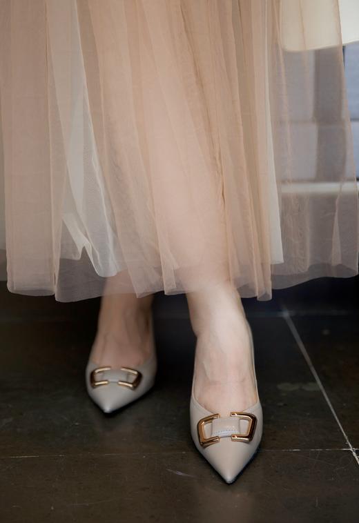 【断码特惠不退换】法式浅口尖头高跟鞋｜拉长脚背线条 修饰腿部线条美 鞋面甄选头层胎牛皮 小羊皮脚垫和内里 柔软舒试 走长路也不累脚 4.5cm酒杯跟 挺拔身姿 女人味儿十足 商品图7