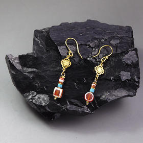 镶蚀红玉髓方圆不对称耳环