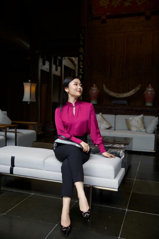 【断码特惠不退换】法式浅口尖头高跟鞋｜拉长脚背线条 修饰腿部线条美 鞋面甄选头层胎牛皮 小羊皮脚垫和内里 柔软舒试 走长路也不累脚 4.5cm酒杯跟 挺拔身姿 女人味儿十足 商品图5