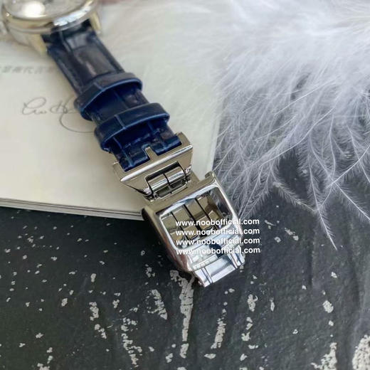 积家约会系列女表        女人腕表的三大梦想之一     积家约会    极致极简    优雅女性   百变配搭精致表冠    数字木纹花面   进口牛皮带   原装折叠扣 商品图3