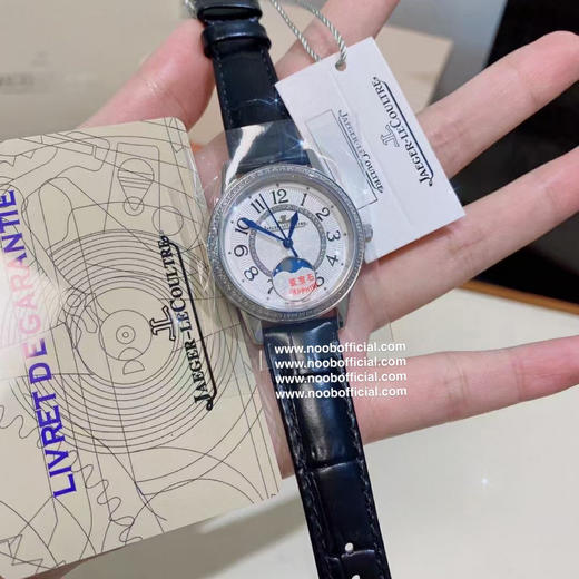 积家约会系列女表        女人腕表的三大梦想之一     积家约会    极致极简    优雅女性   百变配搭精致表冠    数字木纹花面   进口牛皮带   原装折叠扣 商品图8