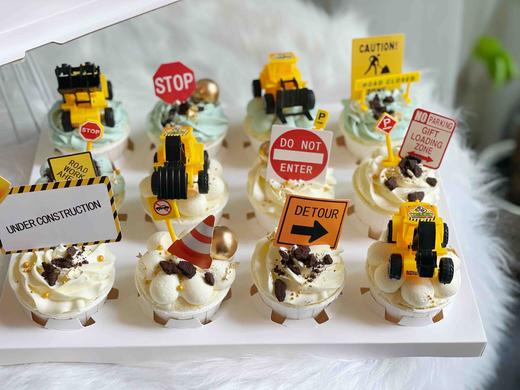 男孩子铲车主题蛋糕搭配杯子组合，同主题配饰随机搭配，下单可联系客服，提前24小时下单 商品图9