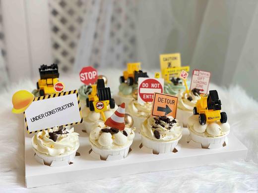 男孩子铲车主题蛋糕搭配杯子组合，同主题配饰随机搭配，下单可联系客服，提前24小时下单 商品图8