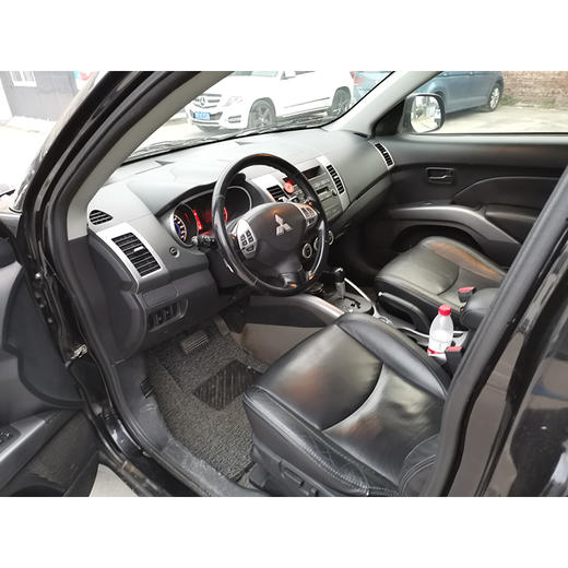 三菱 欧蓝德 2.4 时尚版【月租-北京】 商品图3