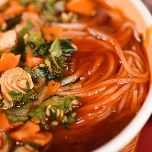 落小米过桥米线140g*6桶整箱（番茄牛腩/香菇炖鸡/香辣牛肉三种口味可选）【落小米】 商品图7