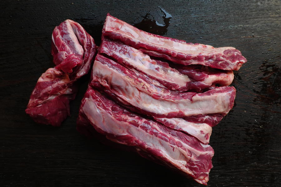 【肩部牛肋条】(肩部连体肋条 原切整块),产地:巴西,108元/袋/2斤