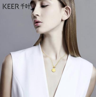 千叶足金颈饰时尚女王头像链牌39900026611 商品图4