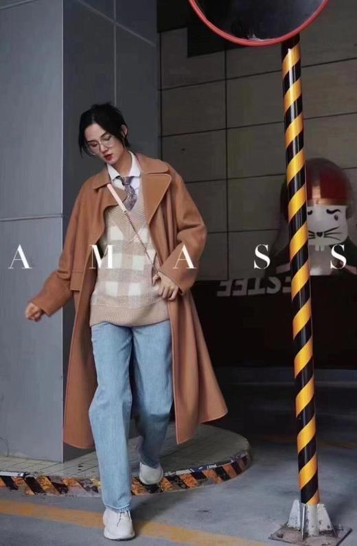 3楼阿玛施AMASS超值驼色大衣 商品图0
