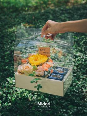 教师节礼盒 （花束礼盒+4颗月饼）