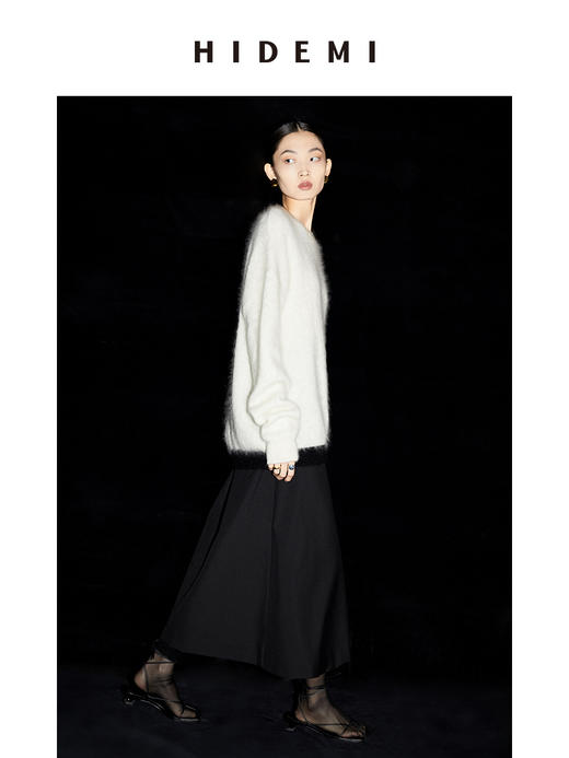 HIDEMI 马海毛白色拼接黑边圆领毛衣 商品图3