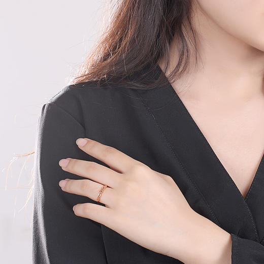 【时尚K金】钻石世家 18K金戒指 链条个性简约时尚开口可调节戒指（约1.5±0.1克） 商品图4