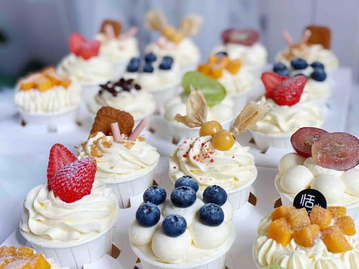 特价福利款：十二粒杯子蛋糕，水果盛宴cupcake甜蜜下午茶，口感和颜值缺一不可的杯子蛋糕。 商品图9