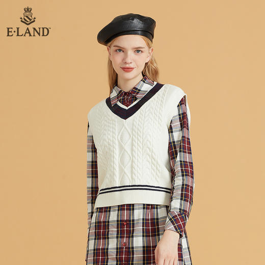 衣恋文艺V领立体绞花学院风针织马甲背心EEVKB49C2M 商品图4