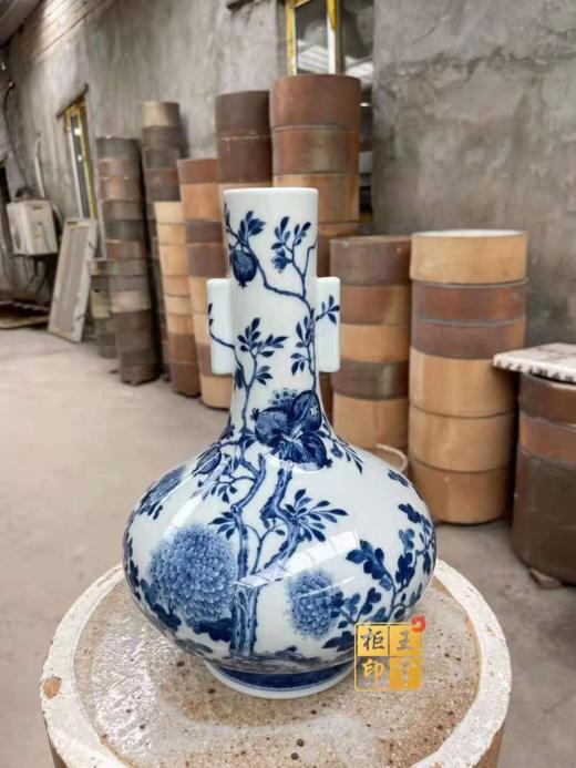 杜芳星：石榴花卉双耳瓶 商品图0