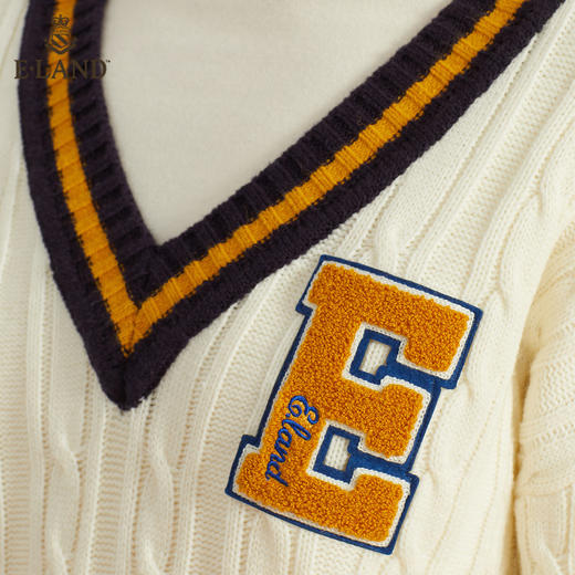 衣恋经典款撞色V领减龄学院风针织衫女EEKWB49Q2N 商品图3