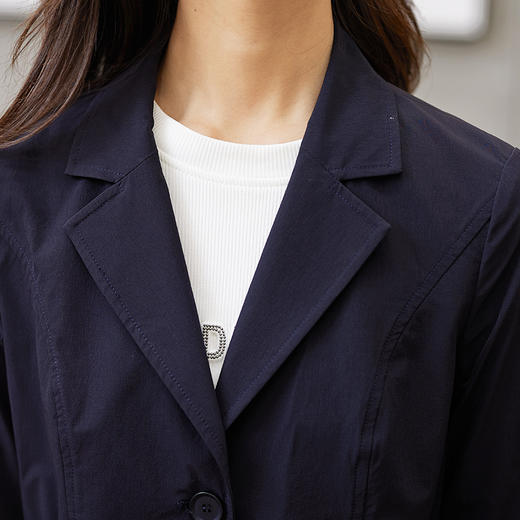 【休闲优雅，俏皮活泼】慕云姿2021秋季新款翻袖单排短款风衣 商品图2