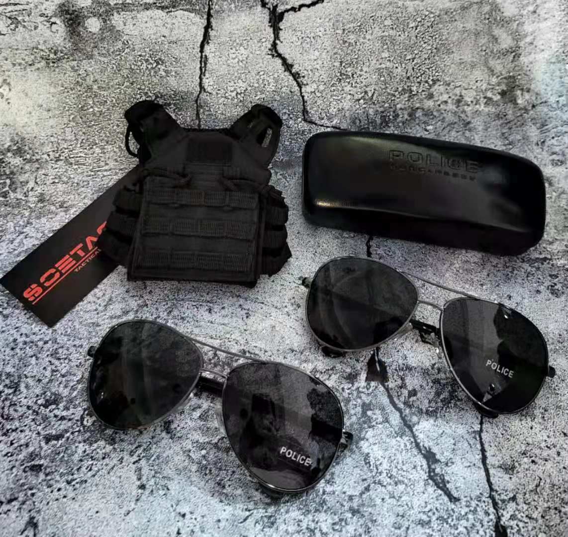 POLICE 太阳镜
