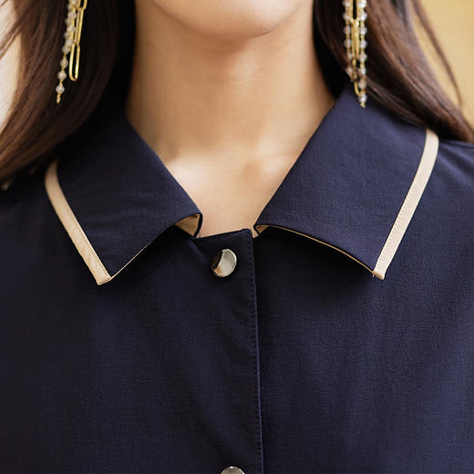 【休闲复古，气质好搭】慕云姿2021秋季新款 撞色翻领中长款连衣裙外套 商品图2