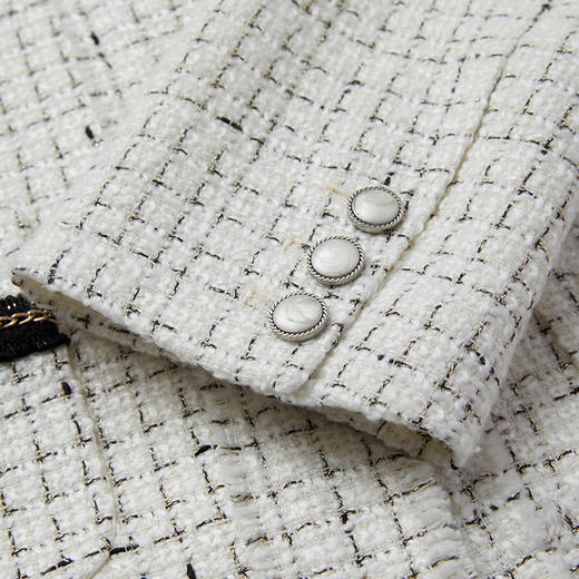 VIMAGE纬漫纪秋冬新款女装时尚气质小香风外套V1603226 商品图6