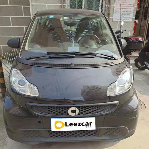 奔驰 Smart fortwo 1.0 MHD 硬顶标准版【月租-北京】 商品图1