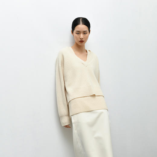 女士2021新款无染色纯山羊绒短款长袖V领套头衫 商品图1