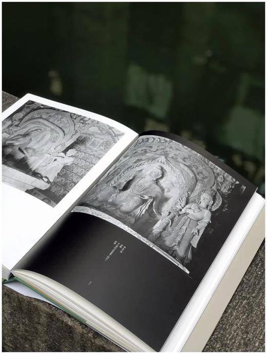 《敦煌佛影》（签名版），何鸿编著，大8开布面精装，302页，净重4.5公斤，中国美术学院出版社2021年7月一版一印 商品图5