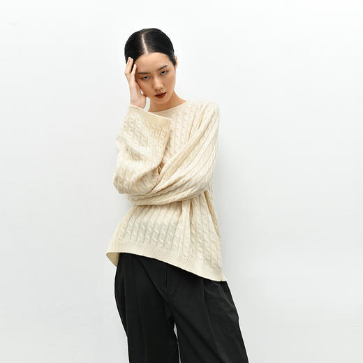 女士2021新款无染色羊绒廓形绞花套头衫 商品图1