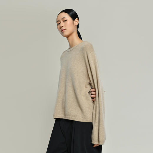 女士2021新款无染色纯山羊绒圆领阔袖套头衫 商品图1