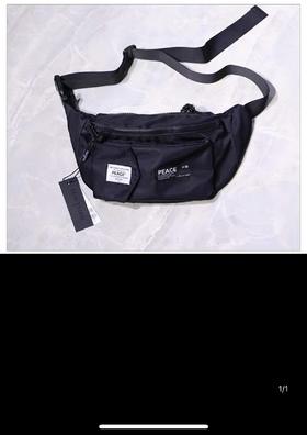 太平鸟男2021秋款新款单肩包黑色潮流B2YFB3133