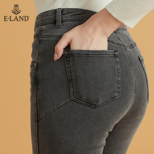 衣恋简约裤脚磨边修身牛仔裤EETJB49C2C 商品图3