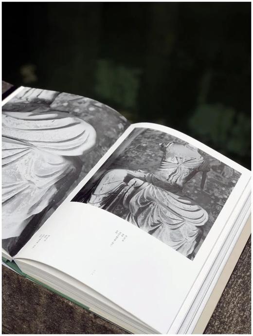 《敦煌佛影》（签名版），何鸿编著，大8开布面精装，302页，净重4.5公斤，中国美术学院出版社2021年7月一版一印 商品图7