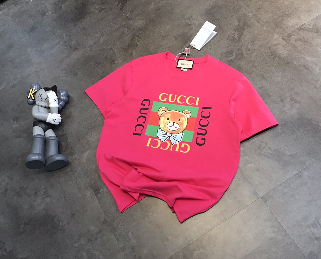 古驰gucci Kai金钟仁联名方块泰迪熊t恤这款在韩国限定款后背原版