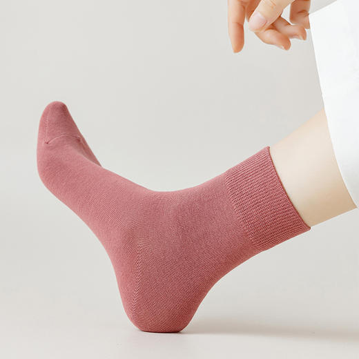 老米优品 /多拍多送！袜子界的“爱马仕”！96%新疆长绒棉，抗起球！《经典纯棉中筒袜》秋季男女棉袜，甄选新疆长绒棉，四季可穿，篙品质棉袜，柔软透气耐穿！96%新疆长绒棉，质感满满 商品图5