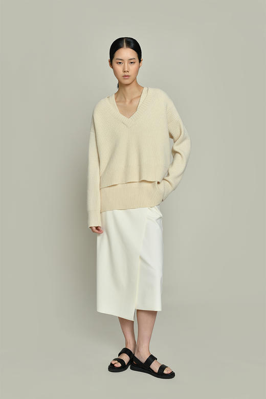 女士2021新款无染色纯山羊绒短款长袖V领套头衫 商品图6