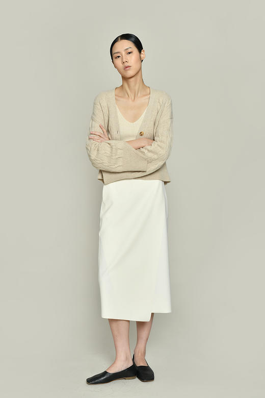 女士2021新款无染色羊绒长袖廓形V领绞花开衫 商品图6