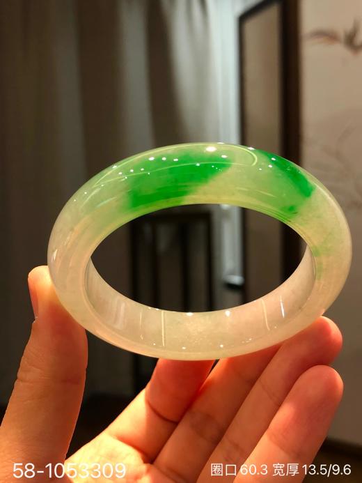 58-1053309，冰种飘翠福镯，具体价格微信咨询。圈口60.3 商品图6