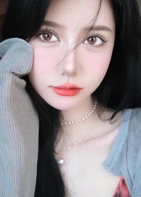 豆沙丝绒质感，玻璃珠珠半透明融瞳