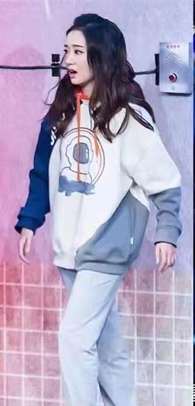 04882943拼接卫衣