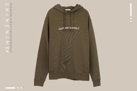 933W03字母印花帽衫长袖卫衣